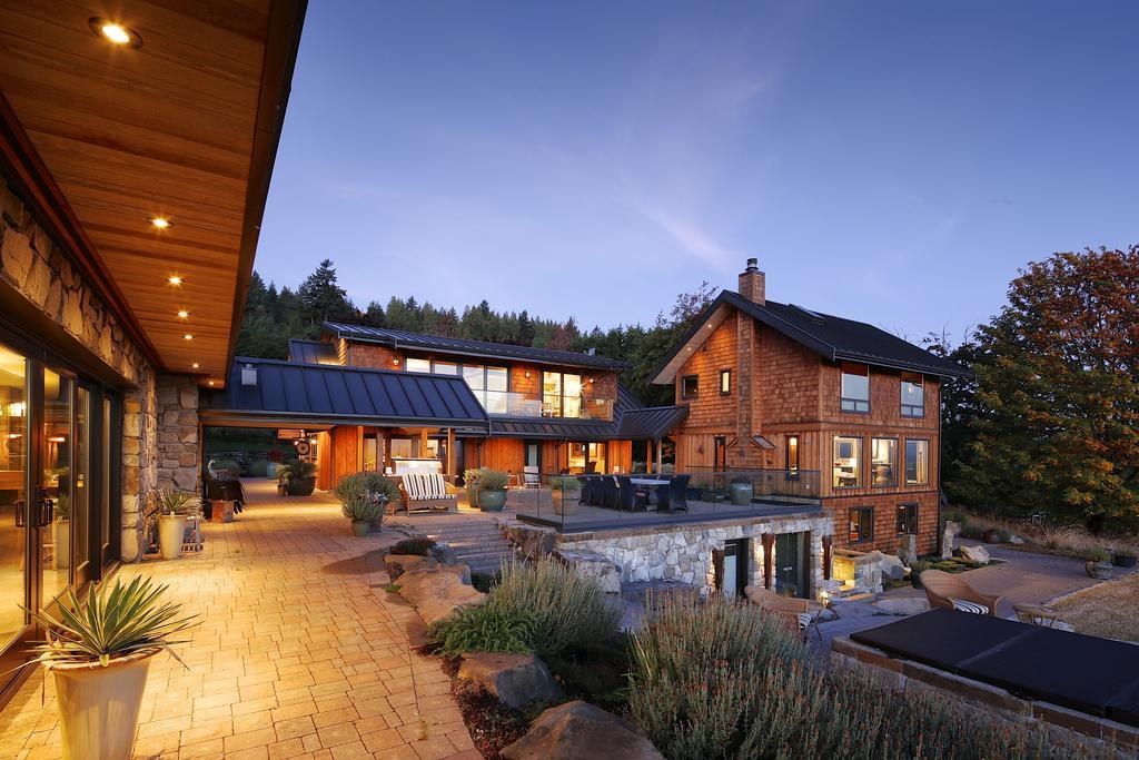 Stonehouse Bed And Breakfast North Cowichan Exterior photo