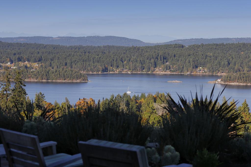 Stonehouse Bed And Breakfast North Cowichan Exterior photo