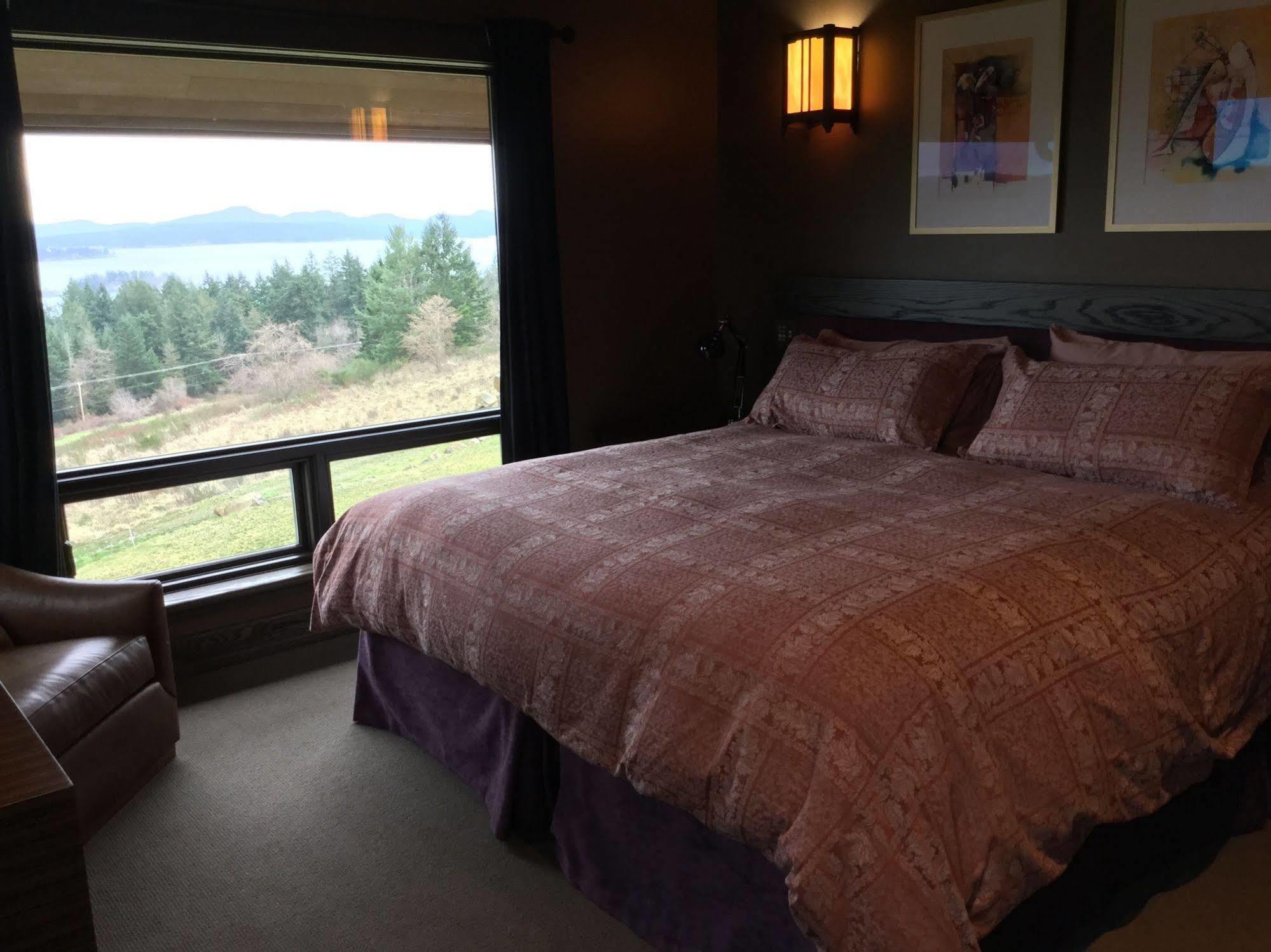 Stonehouse Bed And Breakfast North Cowichan Exterior photo
