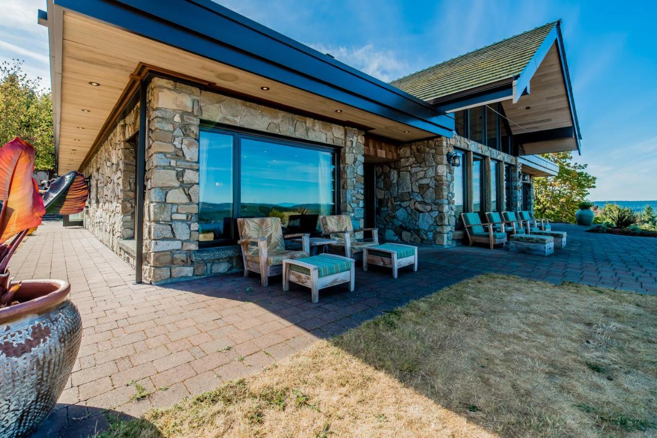 Stonehouse Bed And Breakfast North Cowichan Exterior photo