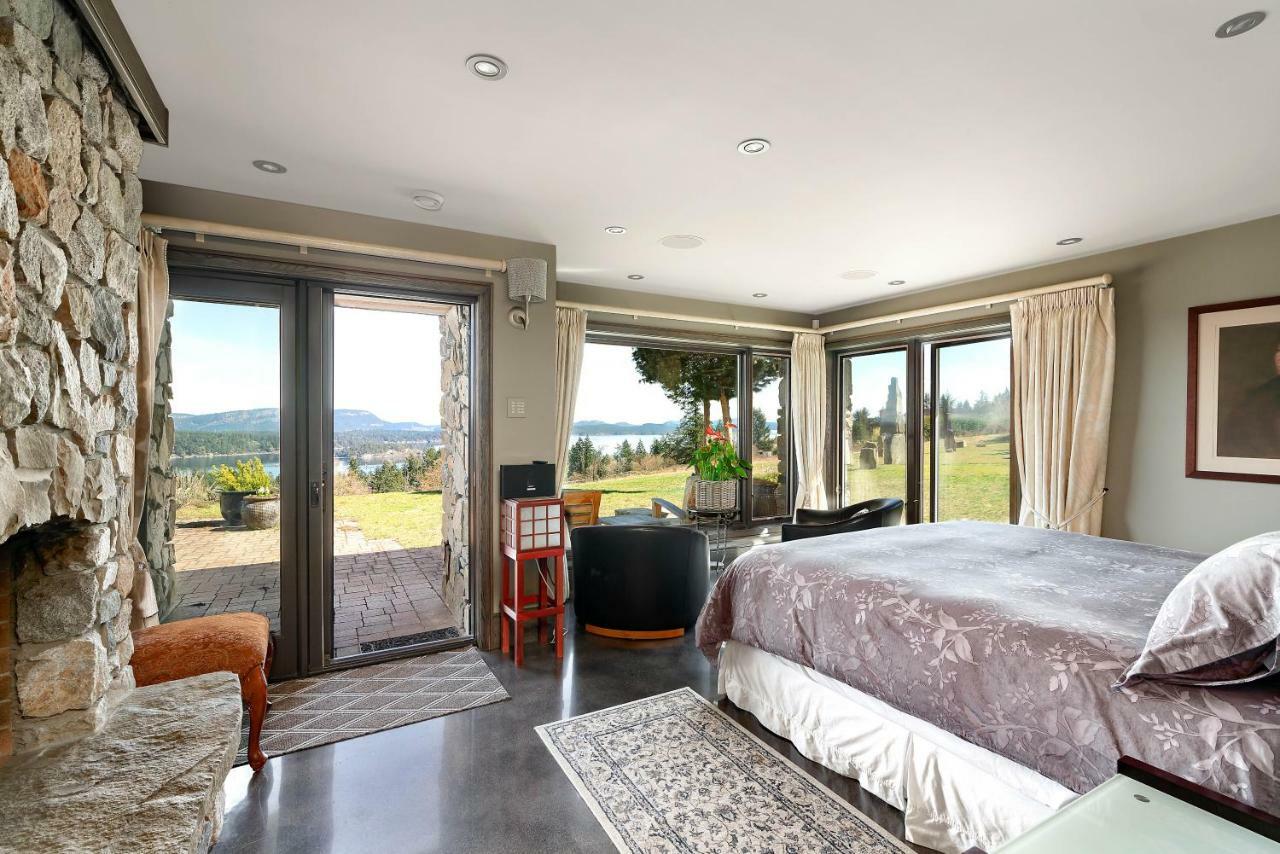 Stonehouse Bed And Breakfast North Cowichan Exterior photo